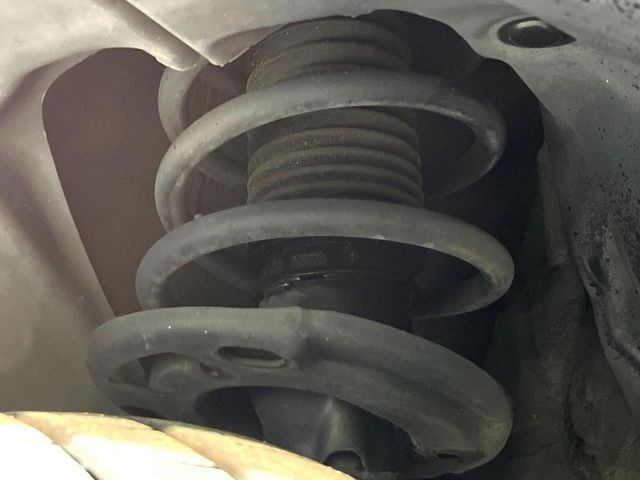 下回りがきれいなうちに、防錆加工の施工がオススメ。降雪地域はもちろん、沿岸部にお住いの方や、趣味でマリン・ウィンタースポーツをされる方にご好評いただいております。