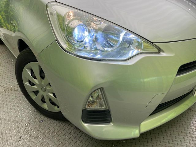 【HIDヘッドライト】非常に明るく前方を照らしてくれるので、悪天候や夜間の走行時も視界良好で安心してお乗りいただけます。