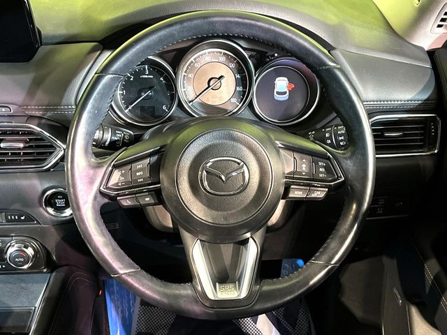 ステアリングも使用感が少なく、きれいな状態となっております♪