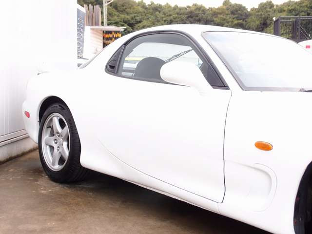 ���Ђ̓J�X�^���𓾈ӂƂ��Ă���܂��B�ԍ�����WORK�z�C�[���A�I�[�f�B�I�J�X�^���ȂǁA���[�ԑO�ɂ��q�l�̃X�^�C���ɍ����J�X�^���₨�Ԃƈꏏ�ɃI�[�g���[���ɂ��鎖���\�ƂȂ�܂��̂ł��C�y�ɂ����k������