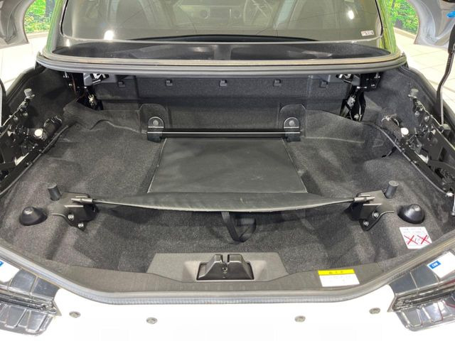 積み下ろしのしやすいデッキにはたっぷりと荷物を積み込んでいただけます。遊びなど様々なシーンで頼れます♪