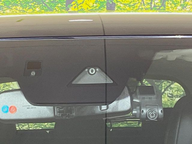 �y�X�}�[�g�V�e�B�u���[�L�T�|�[�g�z�ᑬ���s���ɑO���̎ԗ�����F�����A�Փ˂������Ȏ��͌x��ƃu���[�L�ŏՓˉ���Ɣ�Q�y�����A�V�X�g�B�����S�Ƀh���C�u�����y���݂��������܂��B