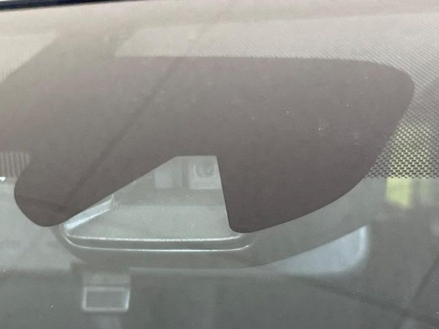 �y�G�}�[�W�F���V�[�u���[�L�z���s���ɑO���̎ԗ�����F�����A�Փ˂������Ȏ��͌x��ƃu���[�L�ŏՓˉ���Ɣ�Q�y�����A�V�X�g�B�����S�Ƀh���C�u�����y���݂��������܂��B