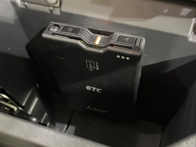 【ETC】高速道路の料金所をストレスなく通過!話題のスポットやサービスエリアに多い「スマートIC」利用時は必須のアイテムです。当店でセットアップを実施、ご納車当日からすぐにご利用いただけます!