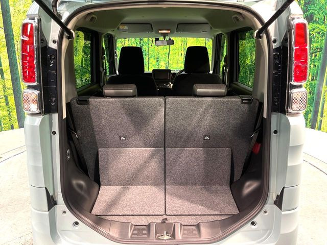 積み下ろしのしやすいデッキにはたっぷりと荷物を積み込んでいただけます。遊びから仕事まで、様々なシーンで頼れます♪