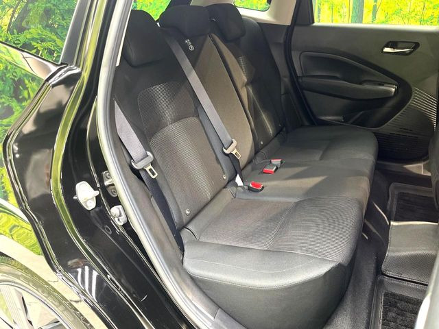 �R���p�N�g�J�[�ł����A�Z�J���h�V�[�g�͏\���ȍL����������K�ɂ���肢�������܂���V�[�g��|���đ傫�ȉו���ς񂾂�ƁA�p�r�̕����L��1��ł��B