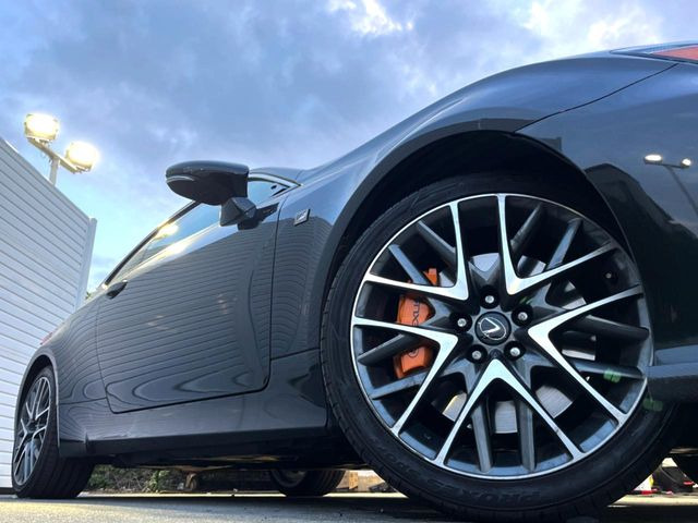 【純正19インチアルミホイール】外観にマッチした純正アルミホイールを装着しております。各種社外アルミホイールや、スタッドレスタイヤも取扱いしております。是非ご相談ください♪