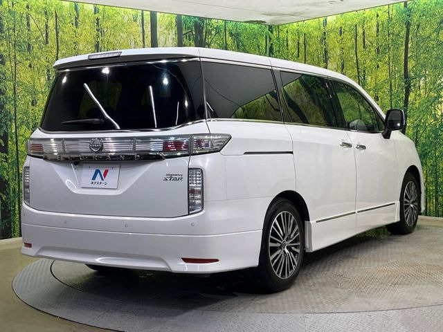 大好評のボディコーティング「弾スプラッシュコート」もご納車までに施工可能。通常のガラスコートと異なる、耐久年数6年の無機質ガラスコーティングが、ボディをキレイな状態に保ってくれます。