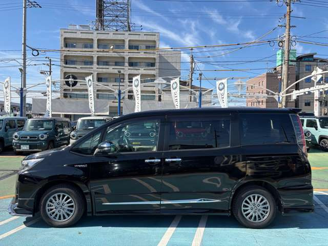 ノア1.8 ハイブリッド Si W×B II