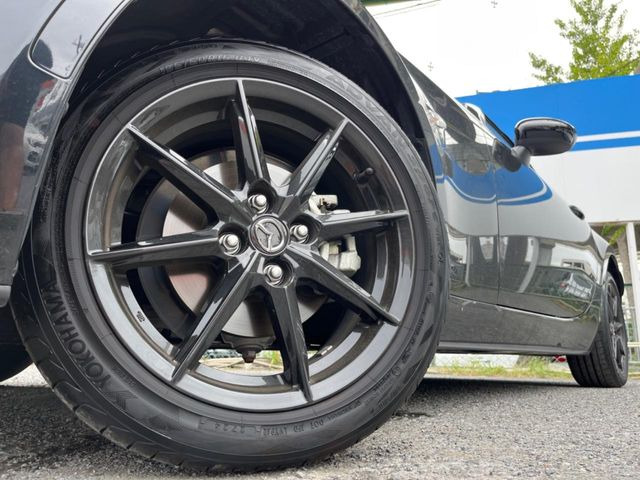 �y����16�C���`�A���~�z�C�[���z�O�ςɃ}�b�`���������A���~�z�C�[���𑕒����Ă���܂��B�e��ЊO�A���~�z�C�[����A�X�^�b�h���X�^�C�����戵�����Ă���܂��B���񂲑��k����������