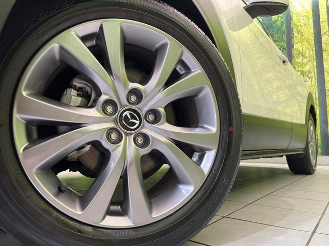 �y����18�C���`�A���~�z�C�[���z�O�ςɃ}�b�`���������A���~�z�C�[���𑕒����Ă���܂��B�e��ЊO�A���~�z�C�[����A�X�^�b�h���X�^�C�����戵�����Ă���܂��B���񂲑��k������