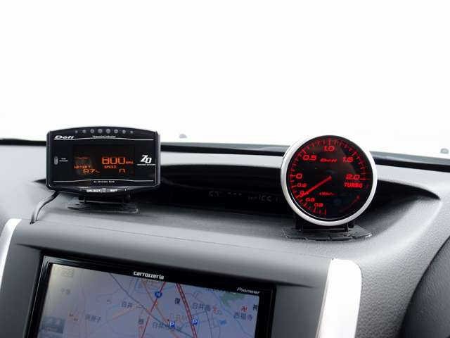 STI専用パーツ多数 エアロ、マフラー、カーボンリアウイング、6POTキャリパー、タワーバー/カロッツエリアスピーカー、サブウーハー/DefiアドバンスシステムZD/Defiブースト計