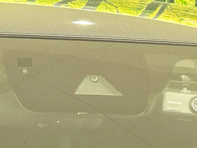 �y�X�}�[�g�V�e�B�u���[�L�T�|�[�g�z�ᑬ���s���ɑO���̎ԗ�����F�����A�Փ˂������Ȏ��͌x��ƃu���[�L�ŏՓˉ���Ɣ�Q�y�����A�V�X�g�B�����S�Ƀh���C�u�����y���݂��������܂��B