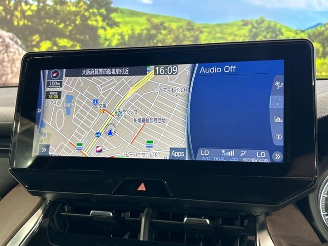 【12.3インチワイドナビ】高級感とインパクトのある大型ワイドナビを装備。各種オーディオ操作はもちろん、横長ワイド画面でのマップ2分割表示など、利便性も高いナビです♪