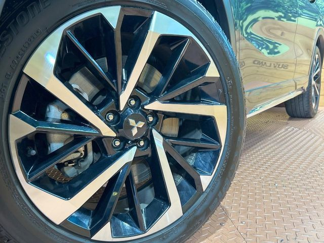 �y����20�C���`�A���~�z�C�[���z�O�ςɃ}�b�`���������A���~�z�C�[���𑕒����Ă���܂��B�e��ЊO�A���~�z�C�[����A�X�^�b�h���X�^�C�����戵�����Ă���܂��B���񂲑��k����������