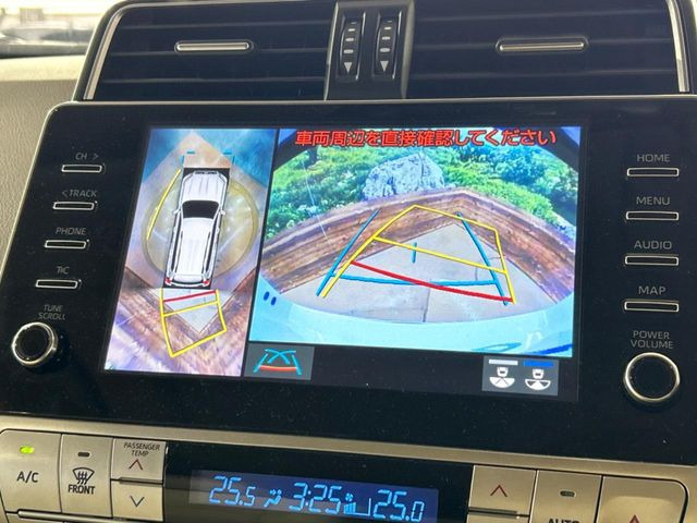 【パノラミックビューモニター】専用のカメラにより、上から見下ろしたような視点で360度クルマの周囲を確認することができます☆死角部分も確認しやすく、狭い場所での切り返しや駐車もスムーズに行えます。