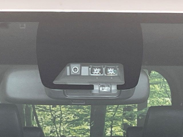 【トヨタセーフティセンス】走行中に前方の車両等を認識し、衝突しそうな時は警報とブレーキで衝突回避と被害軽減をアシスト。より安全にドライブをお楽しみいただけます。