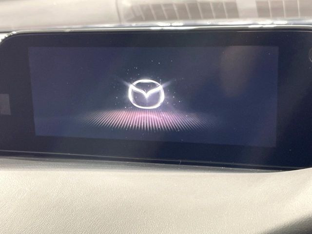 �y8.8�C���`�}�c�_�R�l�N�g�z�ԓ��̕��͋C�Ƀ}�b�`������^�̃f�B�X�v���C�B�X�}�z�ڑ��ł̃i�r�g�p��Bluetooth�Đ����A�l�X�ȋ@�\���y���߂܂��B�����I�ȃ_�C�������삪�\�ŁA�g��������ǍD�ł��B