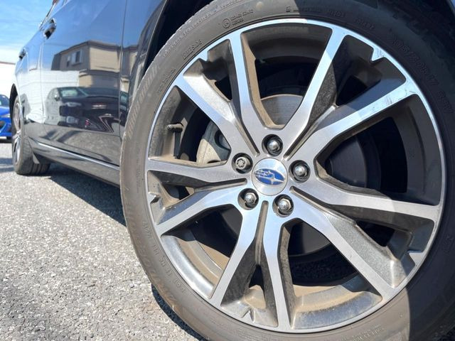 【純正アルミホイール】外観にマッチした純正アルミホイールを装着しております。各種社外アルミホイールや、スタッドレスタイヤも取扱いしております。是非ご相談ください♪
