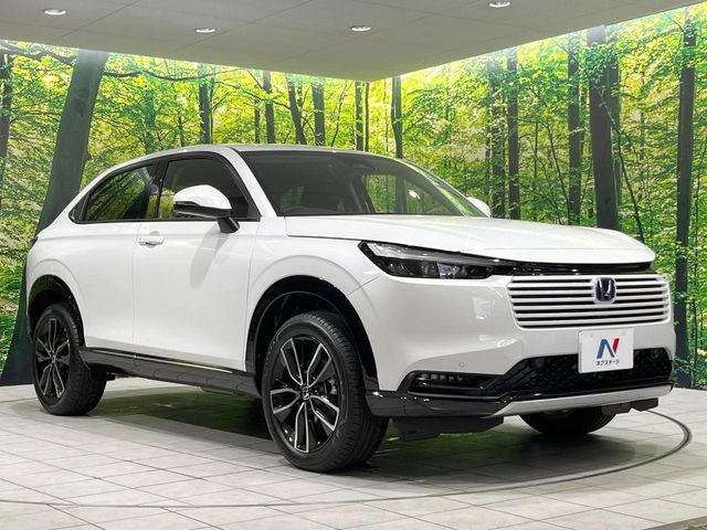 高透明度のガラス皮膜で撥水はもちろん、上質なツヤ・光沢を実現。紫外線や酸性雨から大切な愛車を保護し、色あせ・劣化を防止。「弾スプラッシュコート」、「弾プリミッサコート」からお選びいただけます。