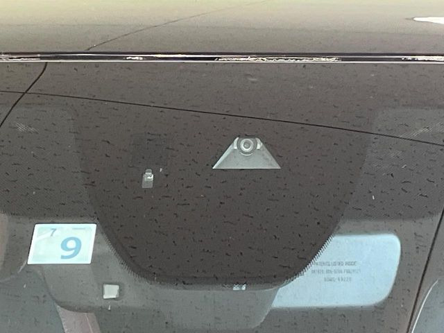 �yi-ACTIVESENSE�z���s���ɑO���̎ԗ�����F�����A�Փ˂������Ȏ��͌x��ƃu���[�L�ŏՓˉ���Ɣ�Q�y�����A�V�X�g�B�����S�Ƀh���C�u�����y���݂��������܂��B