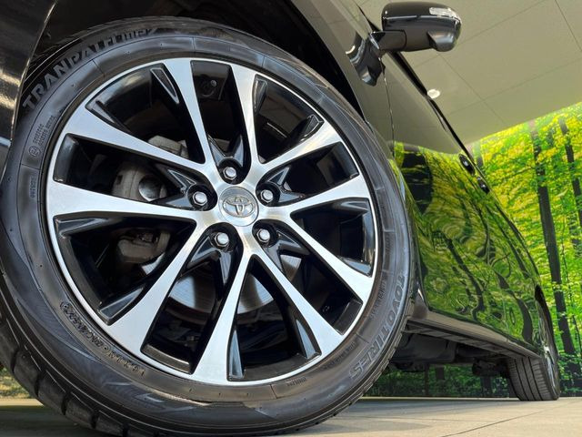 【純正18インチアルミホイール】外観にマッチした純正アルミホイールを装着しております。各種社外アルミホイールや、スタッドレスタイヤも取扱いしております。是非ご相談ください♪