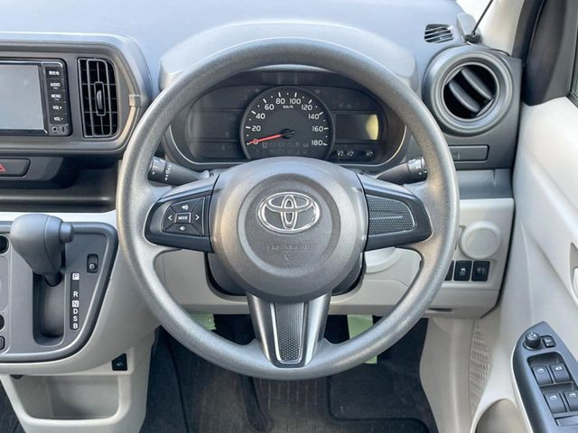 ステアリングも使用感が少なく、きれいな状態となっております♪