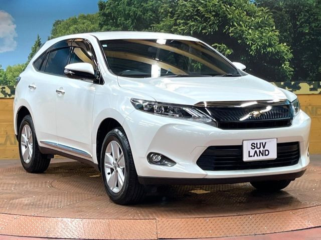 高透明度のガラス皮膜で撥水はもちろん、上質なツヤ・光沢を実現。紫外線や酸性雨から大切な愛車を保護し、色あせ・劣化を防止。「弾スプラッシュコート」、「弾プリミッサコート」からお選びいただけます。