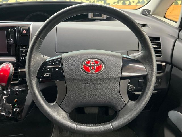 ステアリングも使用感が少なく、きれいな状態となっております♪