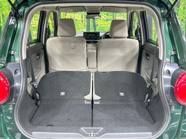 後席を格納すると、これだけの広さが!シーンに合わせたシートアレンジで、大きな荷物も積むことが出来ます♪