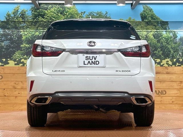 安心の最長10年・走行無制限保証(有償)をご用意。保証内容も充実はもちろん、無料点検&オイル交換や、年中無休の全国・24時間ロードサービスも付帯されておりますのでご安心下さい。