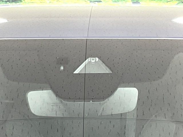 �y�X�}�[�g�u���[�L�T�|�[�g�z���s���ɑO���̎ԗ�����F�����A�Փ˂������Ȏ��͌x��ƃu���[�L�ŏՓˉ���Ɣ�Q�y�����A�V�X�g�B�����S�Ƀh���C�u�����y���݂��������܂��B