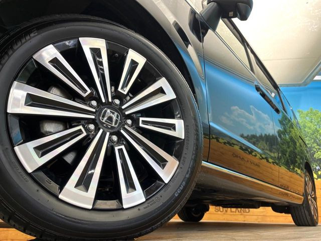 �y����17�C���`�A���~�z�C�[���z�O�ςɃ}�b�`���������A���~�z�C�[���𑕒����Ă���܂��B�e��ЊO�A���~�z�C�[����A�X�^�b�h���X�^�C�����戵�����Ă���܂��B���񂲑��k����������