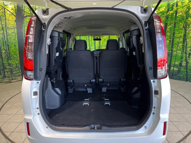 ���i�̂���������ʋ΁A���}���ɏ\���ȉ׎��X�y�[�X���m�ۂ��Ă���܂��B�Z�J���h�V�[�g��|���ƁA�傫�ȉו��̐ύڂ��\�ł���