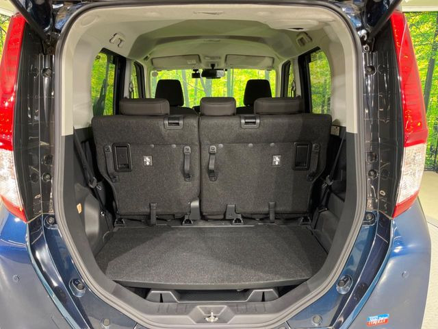 普段のお買い物や通勤、送迎等に十分な荷室スペースを確保しております。セカンドシートを倒すと、大きな荷物の積載も可能です♪