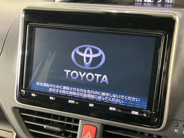 【9インチナビ】高級感とインパクトのある大画面ナビを装備。各種オーディオ操作はもちろん、スマホ連携もできる利便性の高いナビです♪