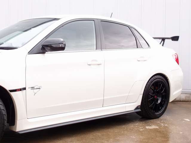 STI専用パーツ多数 エアロ、マフラー、カーボンリアウイング、6POTキャリパー、タワーバー/カロッツエリアスピーカー、サブウーハー/DefiアドバンスシステムZD/Defiブースト計