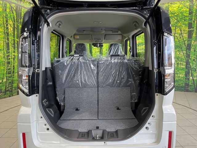 ���i�̂���������ʋ΁A���}���ɏ\���ȉ׎��X�y�[�X���m�ۂ��Ă���܂��B�Z�J���h�V�[�g��|���ƁA�傫�ȉו��̐ύڂ��\�ł���