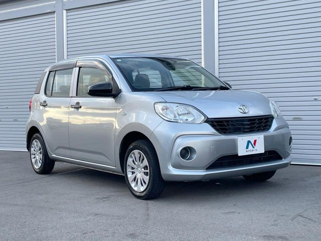 高透明度のガラス皮膜で撥水はもちろん、上質なツヤ・光沢を実現。紫外線や酸性雨から大切な愛車を保護し、色あせ・劣化を防止。「弾スプラッシュコート」、「弾プリミッサコート」からお選びいただけます。