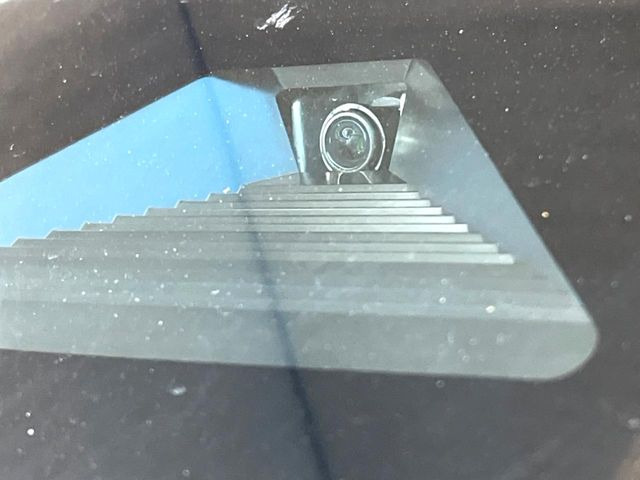 �y�z���_�Z���V���O�z���s���ɑO���̎ԗ�����F�����A�Փ˂������Ȏ��͌x��ƃu���[�L�ŏՓˉ���Ɣ�Q�y�����A�V�X�g�B�����S�Ƀh���C�u�����y���݂��������܂��B