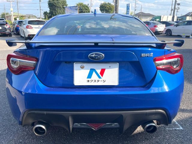 安心の最長10年・走行無制限保証(有償)をご用意。保証内容も充実はもちろん、無料点検&オイル交換や、年中無休の全国・24時間ロードサービスも付帯されておりますのでご安心下さい。