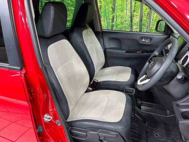 運転席シート廻りは使用感も少なく、良好な状態となっています。丁寧に使われていたことがよくわかりますね。