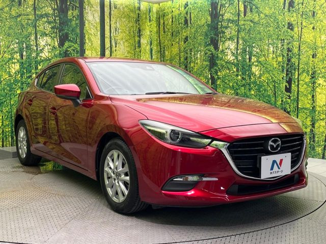 高透明度のガラス皮膜で撥水はもちろん、上質なツヤ・光沢を実現。紫外線や酸性雨から大切な愛車を保護し、色あせ・劣化を防止。「弾スプラッシュコート」、「弾プリミッサコート」からお選びいただけます。