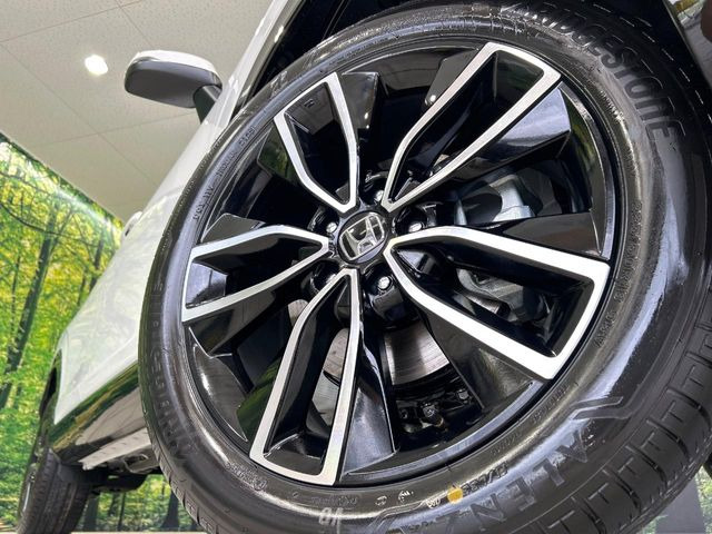 �y����18�C���`�A���~�z�C�[���z�O�ςɃ}�b�`���������A���~�z�C�[���𑕒����Ă���܂��B�e��ЊO�A���~�z�C�[����A�X�^�b�h���X�^�C�����戵�����Ă���܂��B���񂲑��k����������