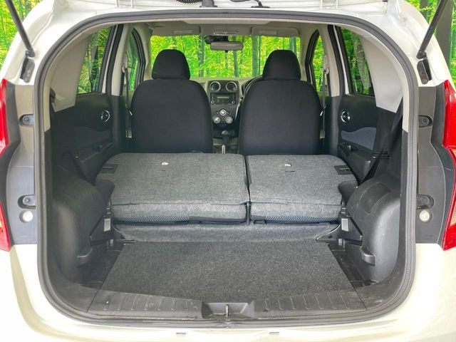 ���i�̂���������ʋ΁A���}���ɏ\���ȉ׎��X�y�[�X���m�ۂ��Ă���܂��B�Z�J���h�V�[�g��|���ƁA�傫�ȉו��̐ύڂ��\�ł���