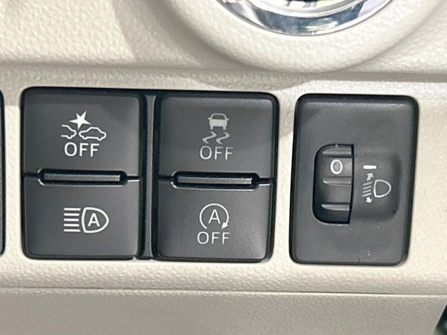 【オートハイビーム】夜間の安全走行に役立つ便利な機能!先行車や対向車を検知し、ハイビームとロービームを切り替えてくれます♪