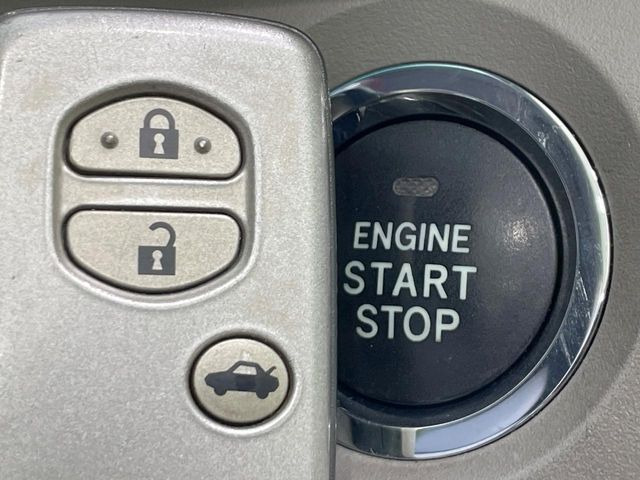 �y�X�}�[�g�L�[�z�J�o����|�P�b�g�ɓ��ꂽ�܂܂ł��h�A�̎{���E�������\�ȃX�}�[�g�L�[�𑕔��B�G���W���̃I���E�I�t�����J�M�����o���K�v����������Ƃ��Ă��֗��ł���