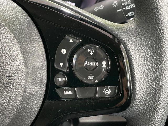 【アダプティブクルーズコントロール】高速道路での長距離走行が楽に!!自動で速度を保つクルーズコントロールが、衝突軽減システムと連携し、前方の車両を感知して車間を保つように速度調節してくれます!!