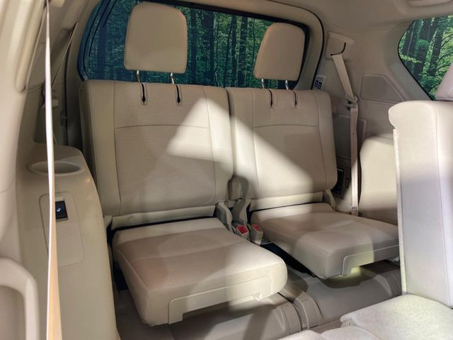 3列目シートはもちろん状態良好☆大人でもゆったりと座って頂けますので、大人数でのお出かけもラクラクです♪ご家族で、気の知れた仲間で、ドライブに行くのが楽しみですね♪