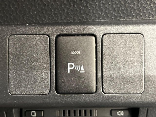 【コーナーセンサー】バンパーに付いたセンサーが障害物を検知!一定の距離に近づくとアラートで教えてくれます♪狭い駐車スペースや車庫入れ時も安心ですね☆